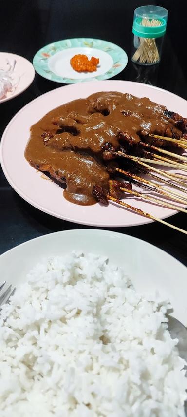 SATE AYAM SAYANG TUKIYAT