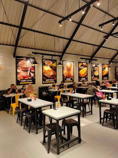 WAROENG STEAK & SHAKE - ARJUNO MALANG