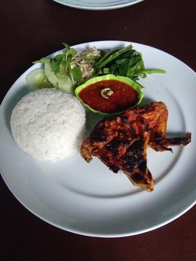 WARUNG AYAM BAKAR SAMBAL LIMO