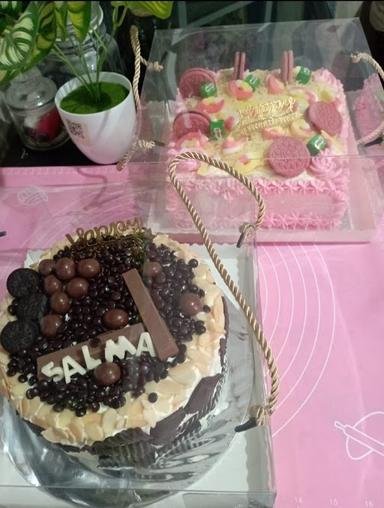 RUMAH KUE LATISHA