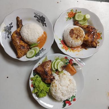 AYAM BAKAR MA TERRY