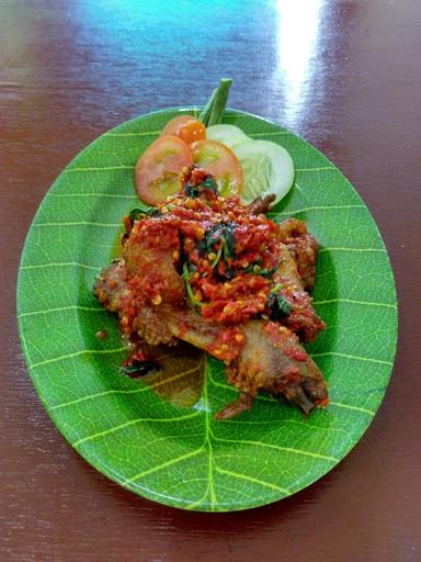 AYAM PIKANT