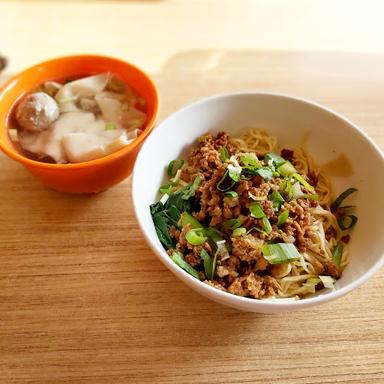 BAKMI IPIN CEMARA