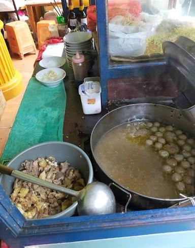 BAKSO & MIE AYAM POJOK SARI