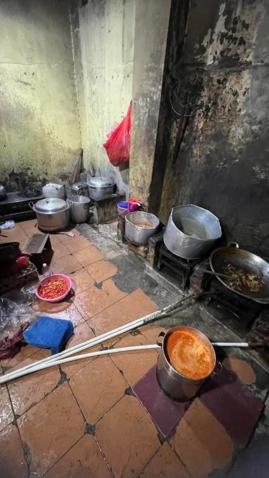 BAKSO & MIE AYAM POJOK SARI