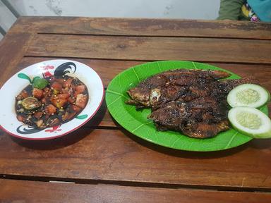 BUMBU IRENG HJ. CUCUM