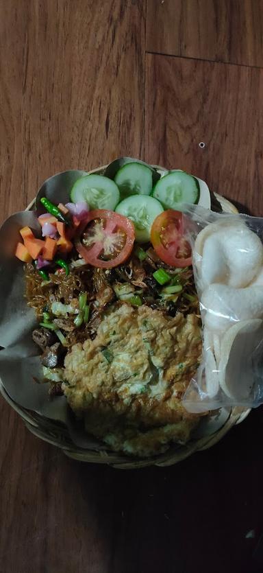 GADO-GADO LONTONG & NASI