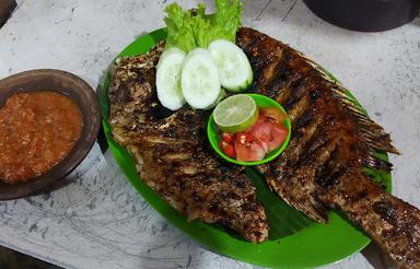 RUMAH MAKAN SEAFOOD DAN AYAM BAKAR - MADU CAK HADI