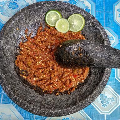 SAMBEL GOYANG LIDAH SUNDANESE FOOD