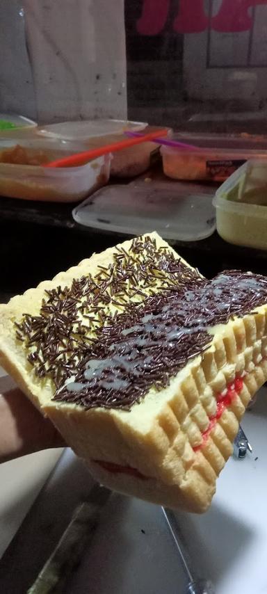 ROTI BAKAR KLALAR