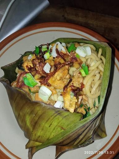 MIE AYAM BAKSO MUTIARA IDOLA