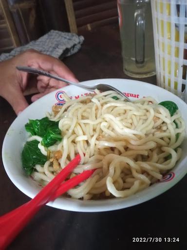 MIE AYAM BAKSO MUTIARA IDOLA