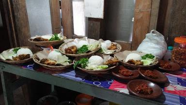 RUMAH MAKAN GUNUNG REBAB