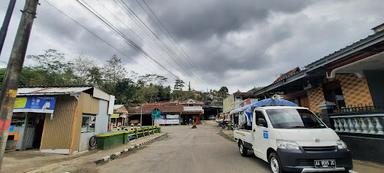 TAHU BULAT MACAKAL PASAR KOKAP