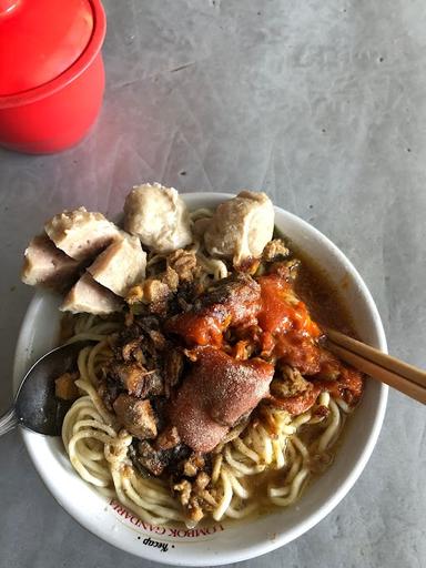 WARUNG MAKAN MIE AYAM CEKER DAN BAKSO MR KITING