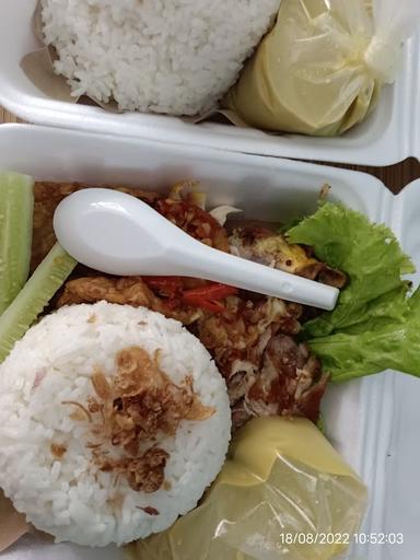 WARUNG SOTO SAPI, BABAT DAN AYAM BU TEDJO