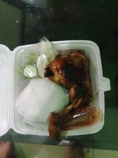 AYAM BAKAR DAN SOTO AYAM NURISKI