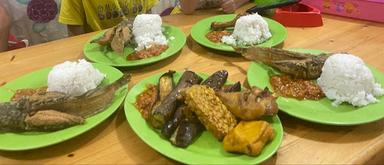 LESEHAN BERKAH JAYA RESTAURANT FLYING CATFISH