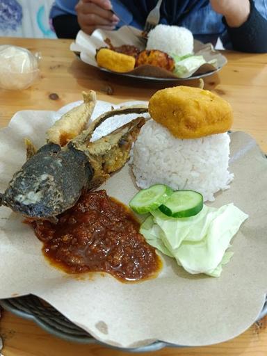 LESEHAN BERKAH JAYA RESTAURANT FLYING CATFISH