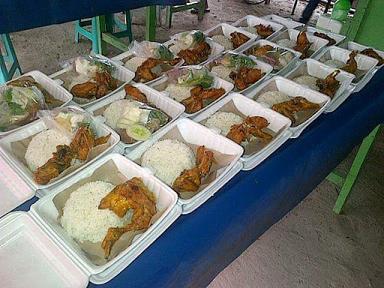 PECEL LELE/AYAM CAK ARIIS LA 88