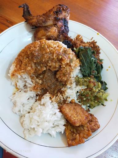 RUMAH MAKAN PADANG CAHAYA MINANG