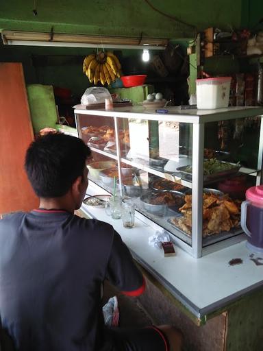 WARUNG NASI KUNINGAN