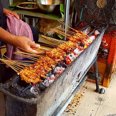 SATE AYAM PAK SIBOEN