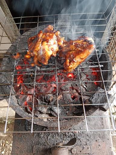 AYAM BAKAR AYAM GORENG MEKAR SARI 