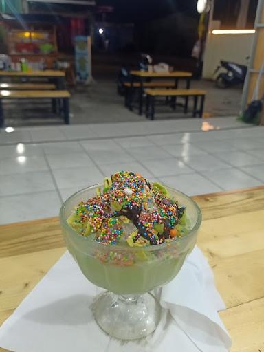 ICE CREAM SERUT DADAKAN