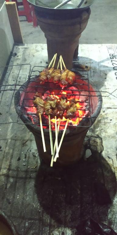 SATE KAMBING DAN TONGSENG PAK JONO