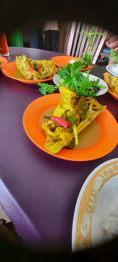 WARUNG MAKAN BAROKAH KEPALA IKAN MANYUNG