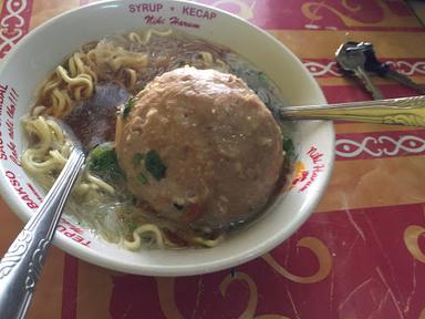 BAKSO & MIE AYAM BAROKAH MAS B-TIENG