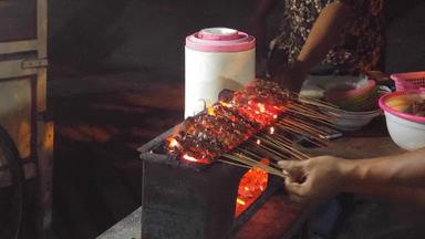 SATE SAPI KARANG PAK PRAPTO