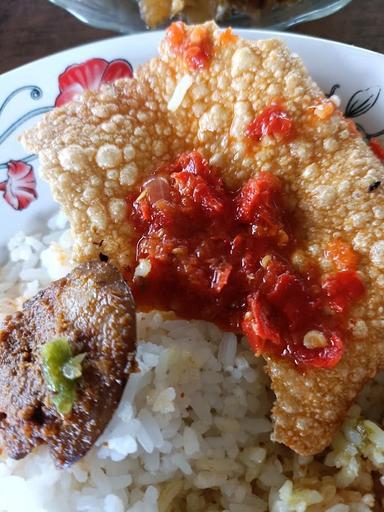 LAPAU NASI PANGEK MASIN SUPIK