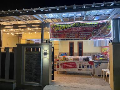 KEDAI SEBLAK NYABLAK