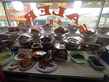 RUMAH MAKAN PADANG SALERO (NASI PADANG)