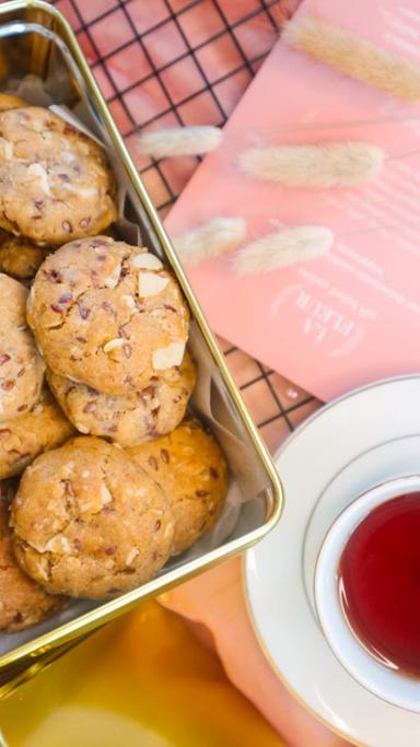 LA FLEUR SOFT BAKED COOKIES