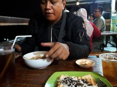 BAKSO SENYUM