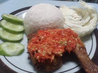 KEDAI SOTO BETAWI BANG DEN