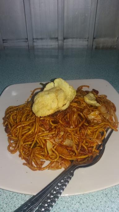 MIE GORENG BETAWI MPOK MINAH