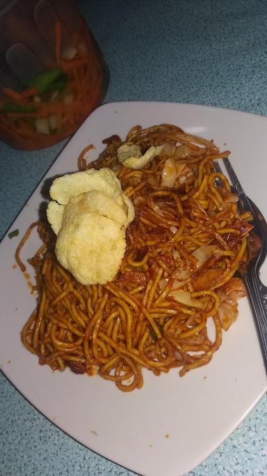 MIE GORENG BETAWI MPOK MINAH