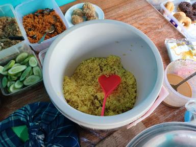 NASI UDUK & SEBLAK NYENGIR WARUNG SINGGAH MA' DONNA