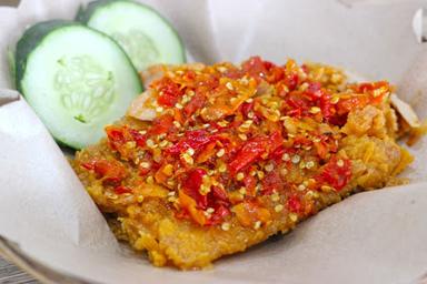 PECEL LELE MAMA PUTRI