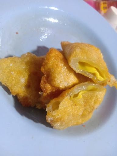 PEMPEK SANTUY