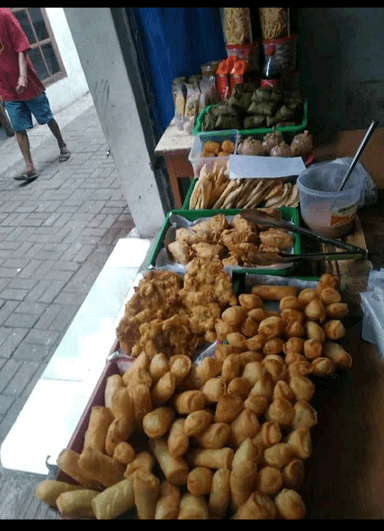 RAWA ELOK LONTONG SAYUR & NASI UDUK