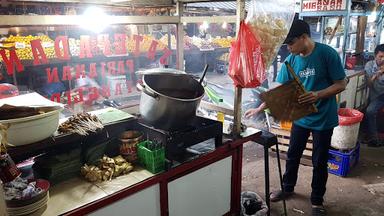 SATE PADANG GOYANG LIDAH MASAKAN PARIAMAN