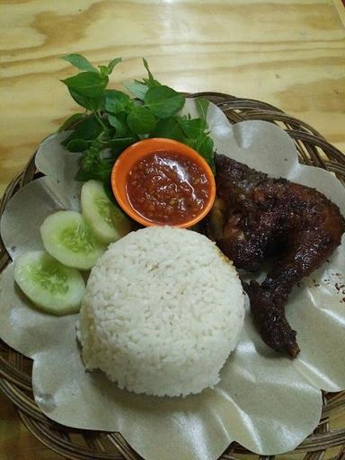 WARUNG AYAM PENYET