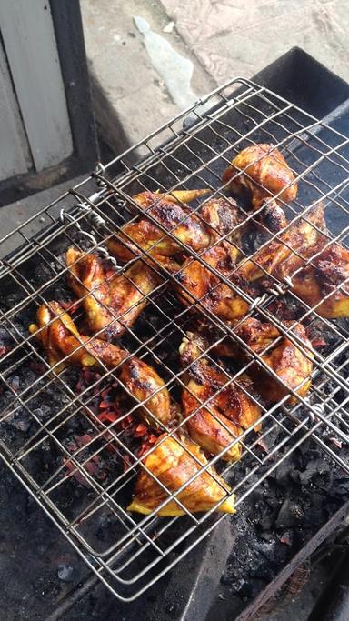 AYAM BAKAR &GORENG SUGEMA