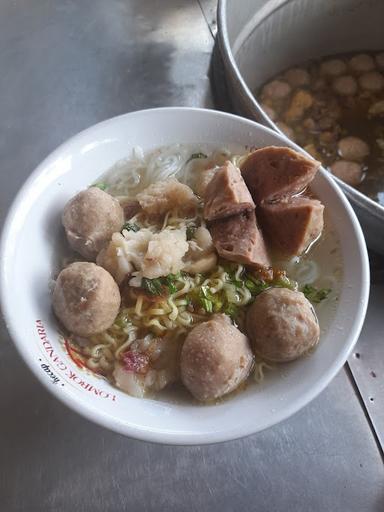 BASO & MIE AYAM LUMAYAN