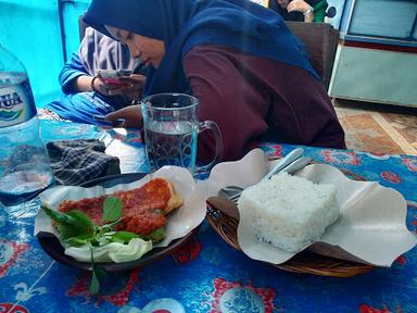 WARUNG BU DJATMIKO